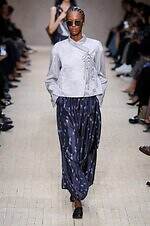 エンポリオ アルマーニ 26年春夏コレクション - 旅の煌めき、夢心地な余韻｜写真88