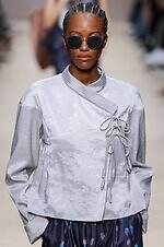 エンポリオ アルマーニ 26年春夏コレクション - 旅の煌めき、夢心地な余韻｜写真89