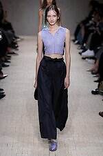 エンポリオ アルマーニ 26年春夏コレクション - 旅の煌めき、夢心地な余韻｜写真110