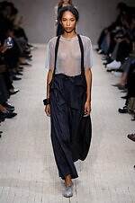 エンポリオ アルマーニ 26年春夏コレクション - 旅の煌めき、夢心地な余韻｜写真115