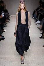 エンポリオ アルマーニ 26年春夏コレクション - 旅の煌めき、夢心地な余韻｜写真116