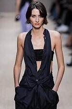 エンポリオ アルマーニ 26年春夏コレクション - 旅の煌めき、夢心地な余韻｜写真119