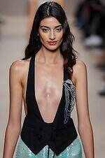 エンポリオ アルマーニ 26年春夏コレクション - 旅の煌めき、夢心地な余韻｜写真122