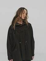 ヴァシュモン“立体襟”のゆったりショートモッズコート、ザ トウキョウ限定で｜写真8