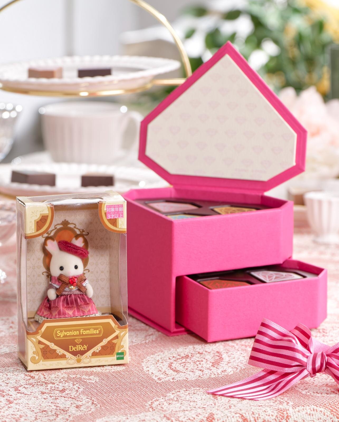 「シルバニアファミリー×デルレイ ダイヤモンドショコラBOX」7,560円※数量限定