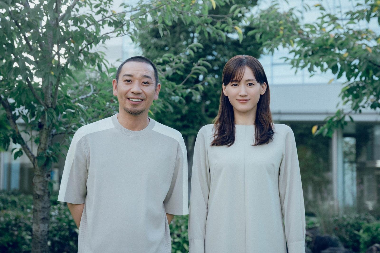 是枝裕和監督の映画『箱の中の羊』綾瀬はるか＆千鳥・大悟が夫婦役、ヒューマノイドの息子と暮らす家族物語