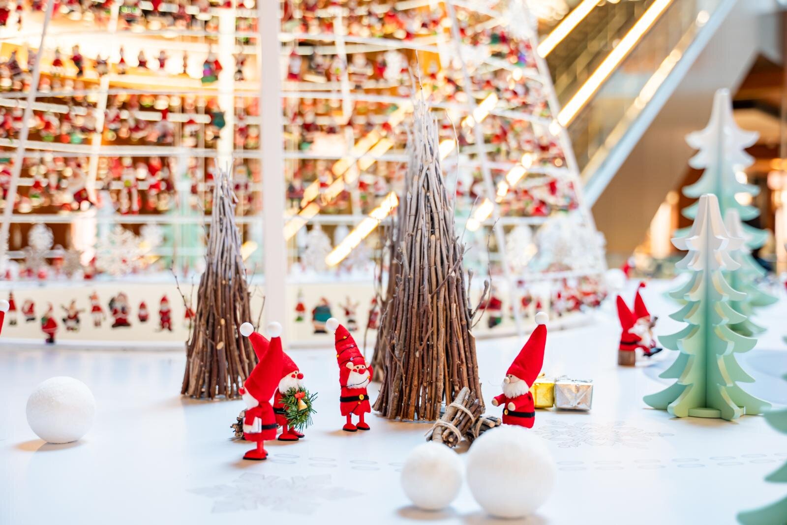 東京ミッドタウン“しゃぼん玉＆雪”が舞う25年クリスマスイルミネーション、屋外スケートリンクも｜写真21