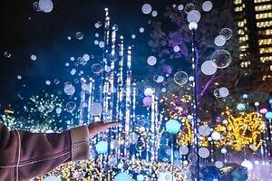 東京ミッドタウン“しゃぼん玉＆雪”が舞う25年クリスマスイルミネーション、屋外スケートリンクも｜写真13