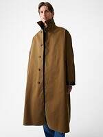 マッキントッシュ×スタジオ ニコルソン“完全防水”ゴム引きコート、ゆったりシルエットで｜写真10