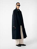 マッキントッシュ×スタジオ ニコルソン“完全防水”ゴム引きコート、ゆったりシルエットで｜写真30