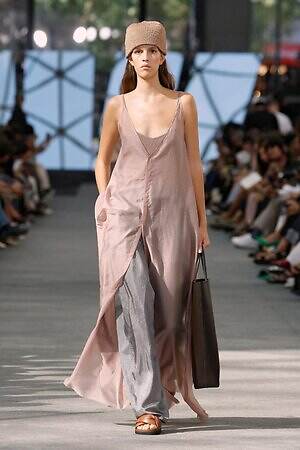 アドルフォドミンゲス(ADOLFO DOMINGUEZ) 2026年春夏ウィメンズ&メンズコレクション  - 写真12