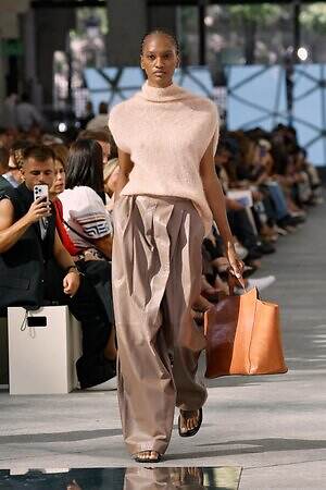 アドルフォドミンゲス(ADOLFO DOMINGUEZ) 2026年春夏ウィメンズ&メンズコレクション  - 写真13