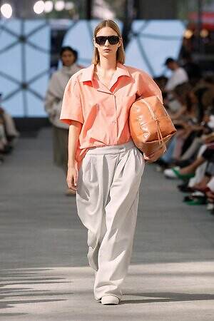 アドルフォドミンゲス(ADOLFO DOMINGUEZ) 2026年春夏ウィメンズ&メンズコレクション  - 写真21