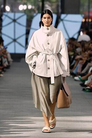 アドルフォドミンゲス(ADOLFO DOMINGUEZ) 2026年春夏ウィメンズ&メンズコレクション  - 写真22