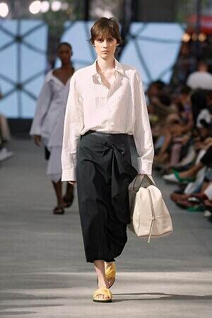 アドルフォドミンゲス(ADOLFO DOMINGUEZ) 2026年春夏ウィメンズ&メンズコレクション  - 写真29