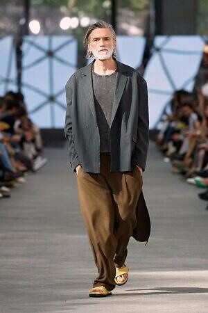 アドルフォドミンゲス(ADOLFO DOMINGUEZ) 2026年春夏ウィメンズ&メンズコレクション  - 写真32