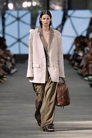 アドルフォドミンゲス(ADOLFO DOMINGUEZ) 2026年春夏ウィメンズ&メンズコレクション  - 写真33