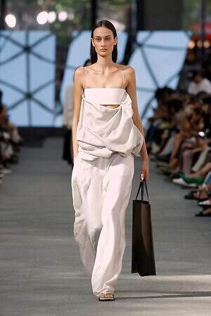 アドルフォドミンゲス(ADOLFO DOMINGUEZ) 2026年春夏ウィメンズ&メンズコレクション  - 写真36