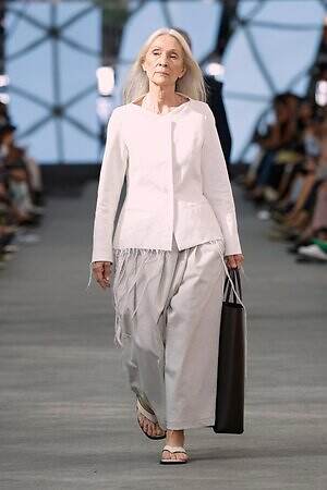 アドルフォドミンゲス(ADOLFO DOMINGUEZ) 2026年春夏ウィメンズ&メンズコレクション  - 写真47