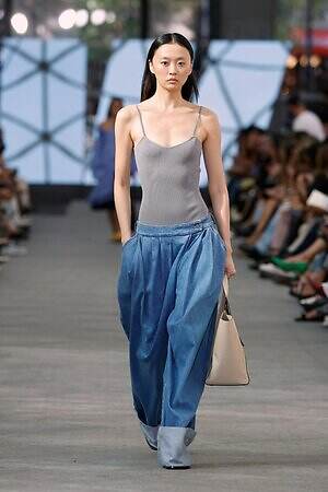 アドルフォドミンゲス(ADOLFO DOMINGUEZ) 2026年春夏ウィメンズ&メンズコレクション  - 写真49