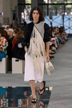 アドルフォドミンゲス(ADOLFO DOMINGUEZ) 2026年春夏ウィメンズ&メンズコレクション  - 写真59