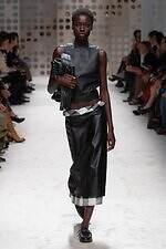 トッズ 2026年春夏ウィメンズコレクション - 開放的に、プレイフルに着こなすレザー｜写真8