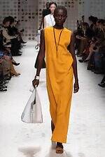 トッズ 2026年春夏ウィメンズコレクション - 開放的に、プレイフルに着こなすレザー｜写真27