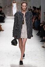 トッズ 2026年春夏ウィメンズコレクション - 開放的に、プレイフルに着こなすレザー｜写真32