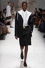 トッズ 2026年春夏ウィメンズコレクション - 開放的に、プレイフルに着こなすレザー｜写真33