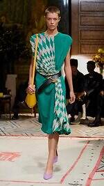 ヴェルサーチェ 26年春夏コレクション - 日常に根ざした官能性｜写真25