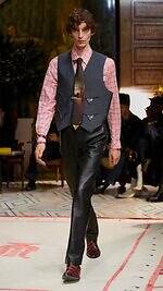 ヴェルサーチェ 26年春夏コレクション - 日常に根ざした官能性｜写真26