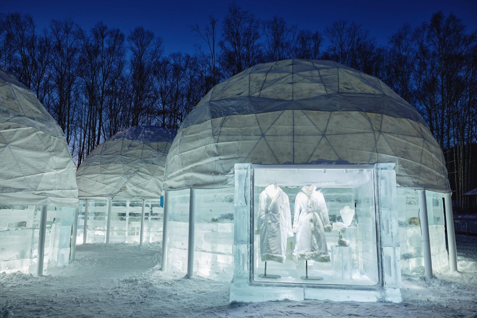 星野リゾート トマムに氷と雪の街「アイスヴィレッジ」“すべてが氷”の教会やホテル、レストランなど｜写真14