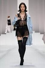 ドルチェ＆ガッバーナ 2026年春夏ウィメンズコレクション - ドレスのように着飾るパジャマルック｜写真31