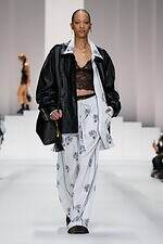 ドルチェ＆ガッバーナ 2026年春夏ウィメンズコレクション - ドレスのように着飾るパジャマルック｜写真33