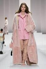 ドルチェ＆ガッバーナ 2026年春夏ウィメンズコレクション - ドレスのように着飾るパジャマルック｜写真39