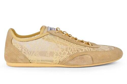 ジミー チュウ26年春“花柄レース”のパンプスやスニーカー、柔らかパステルカラーで