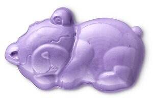 ラッシュ2025年クリスマスコスメ、キャンディ色バスボムや“冬眠中のクマ”シャワージェリー