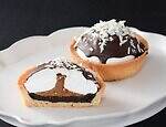ローソン“パリッとチョコ”スイーツ、ティラミスクリーム入りショコラドーム＆ふわとろマシュマロタルト｜写真2