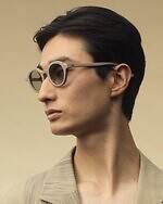 イッセイ ミヤケ アイズの”木目調”アイウェア、ナチュラルなベージュカラーで｜写真3