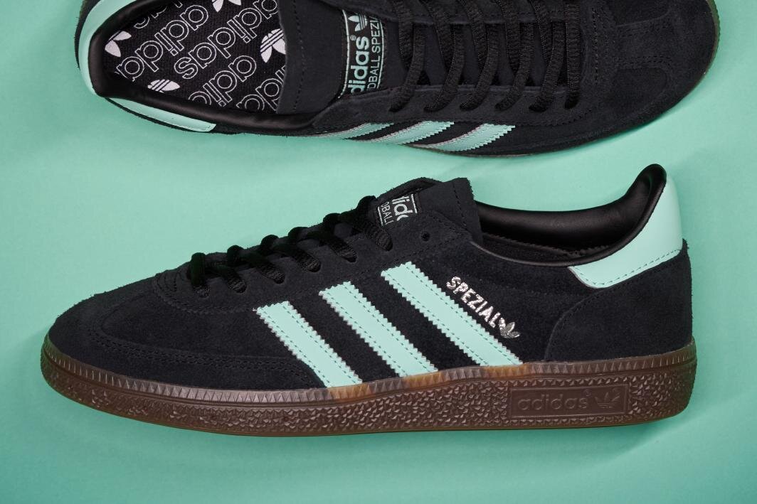 アディダス オリジナルスより“クリアミント”のスニーカー「ハンドボール スペツィアル」