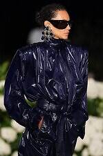 サンローラン 26年春夏ウィメンズコレクション - 強さとフェミニティの二重奏｜写真28