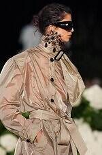 サンローラン 26年春夏ウィメンズコレクション - 強さとフェミニティの二重奏｜写真40