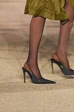 サンローラン 26年春夏ウィメンズコレクション - 強さとフェミニティの二重奏｜写真90