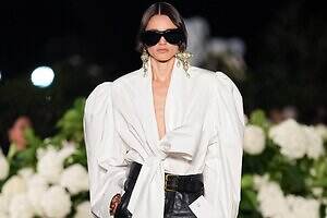 サンローラン 26年春夏ウィメンズコレクション - 強さとフェミニティの二重奏