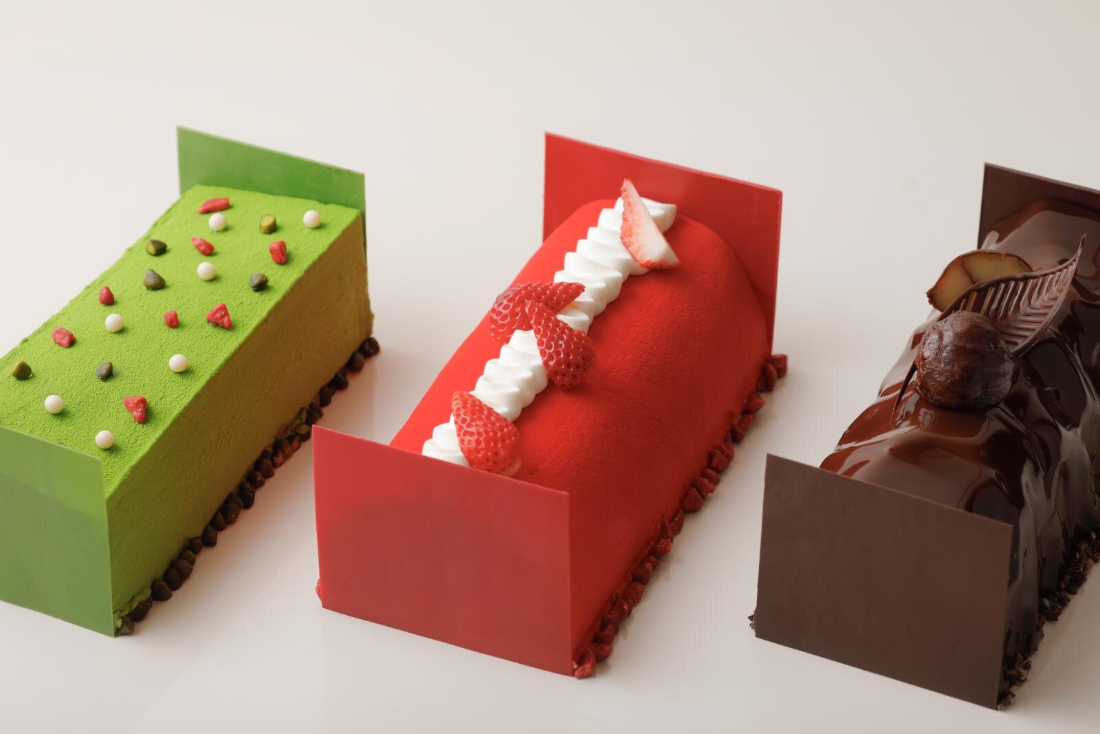 パーク ハイアット 京都25年クリスマスケーキ、"丹波栗×チョコ"ブッシュ＆京都産いちごのケーキ