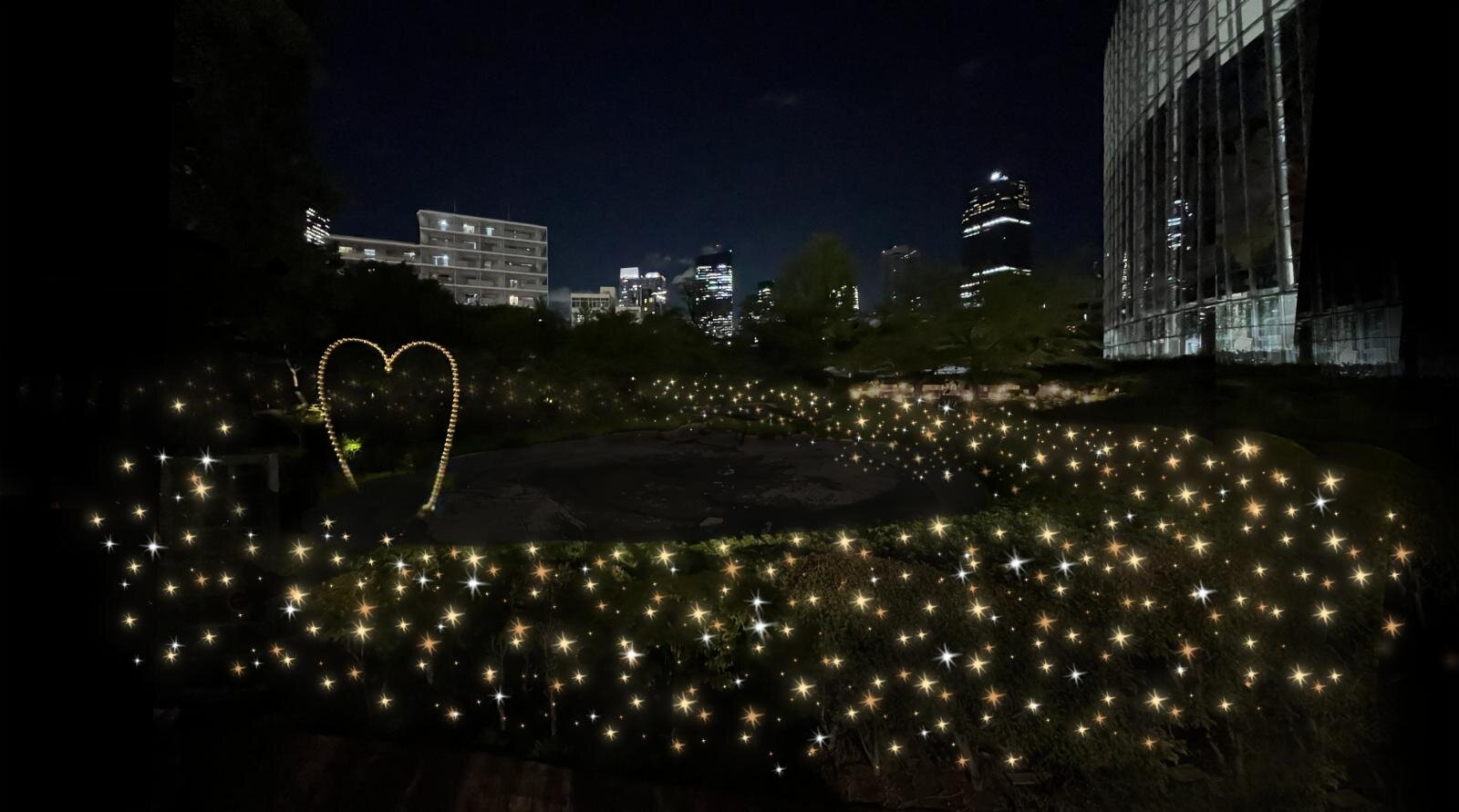 「けやき坂イルミネーション」25年も“白銀”の光の世界に、六本木ヒルズでクリスマスマーケットも｜写真8