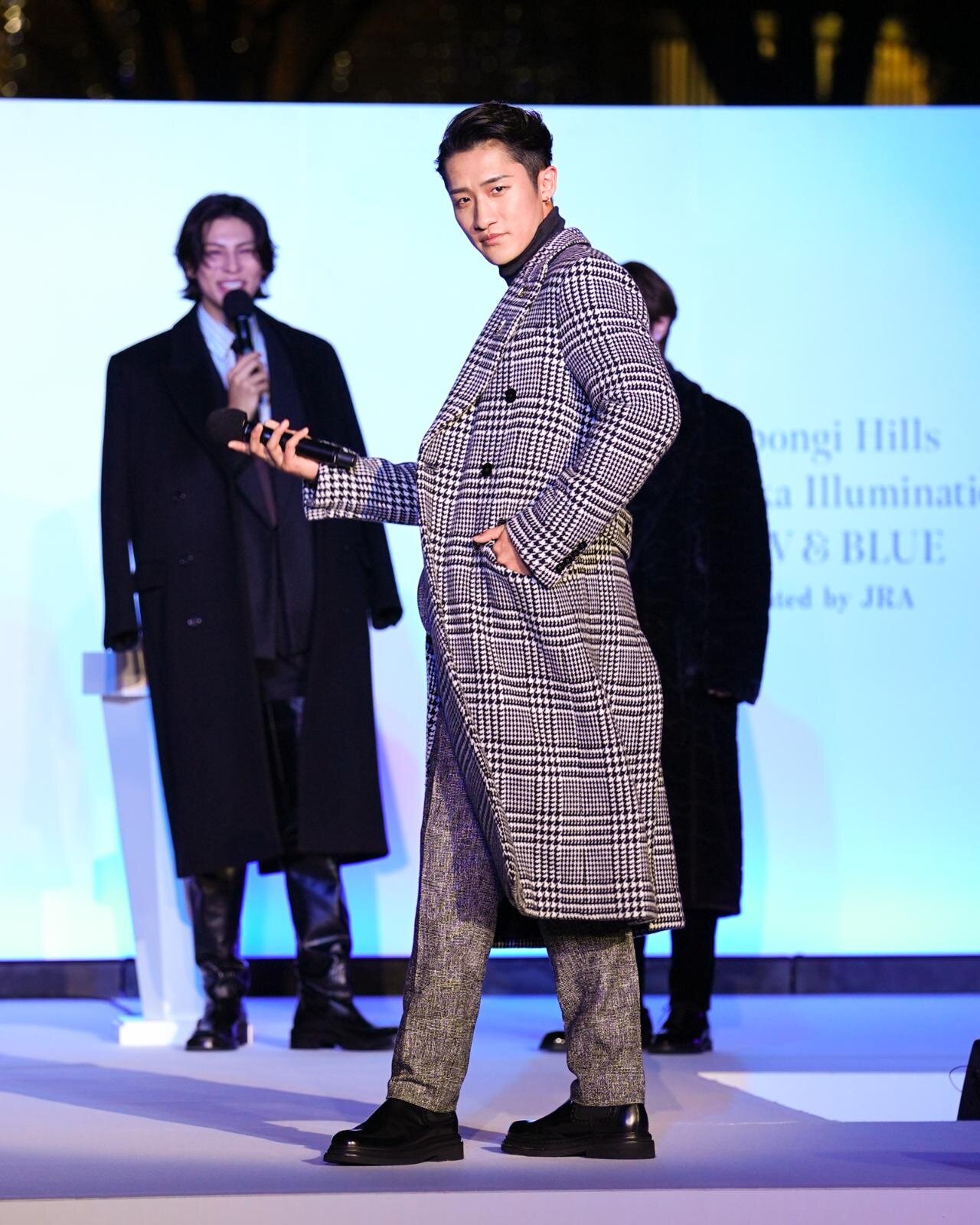 「けやき坂イルミネーション」25年も“白銀”の光の世界に、六本木ヒルズでクリスマスマーケットも｜写真12