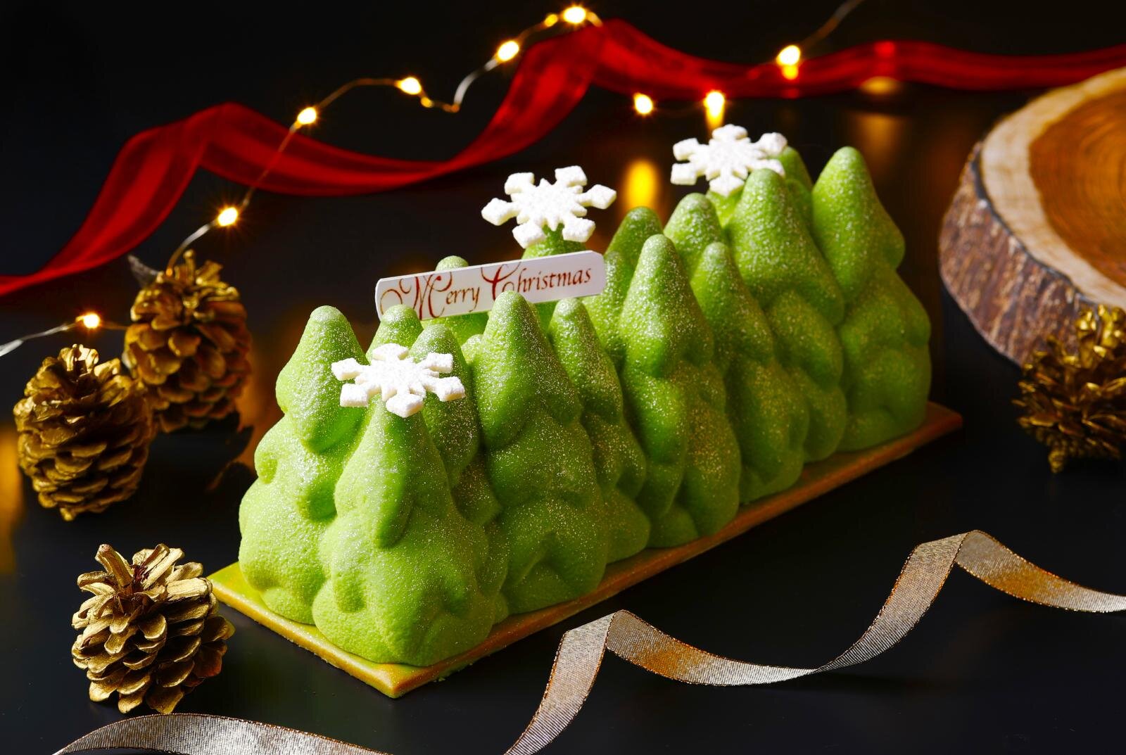 「クリスマスフォレスト ライム＆ラズベリー」8,000円(26cm×9cm×9H)