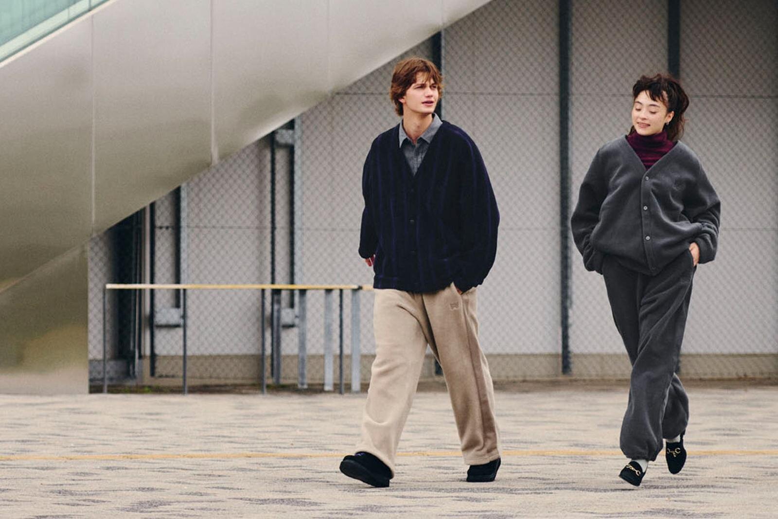 ユニクロ×ニードルズ、“パピヨンロゴ入り”フリースカーディガンやライン入りパンツ｜写真24