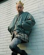 クラネ×フラグメント デザイン“教会モチーフ”柄のリバーシブルMA-1＆セットアップ｜写真24